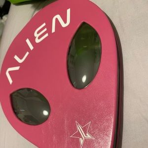 Jeffree Star Consmetics discontinued Alien Palette